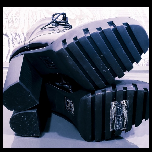 Forever21:Size:6/Black Faux Leather Boots - Picture 6 of 10